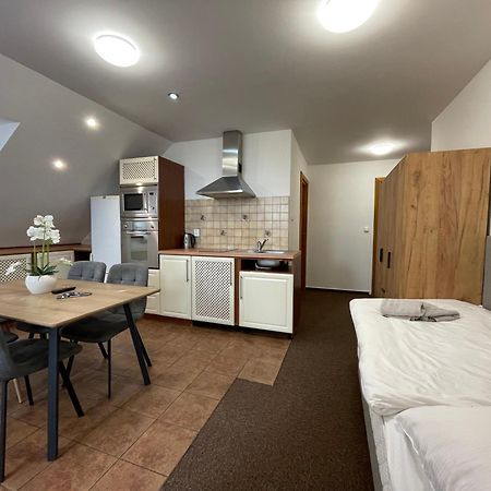 Hotel Aldo Uničov Eksteriør bilde