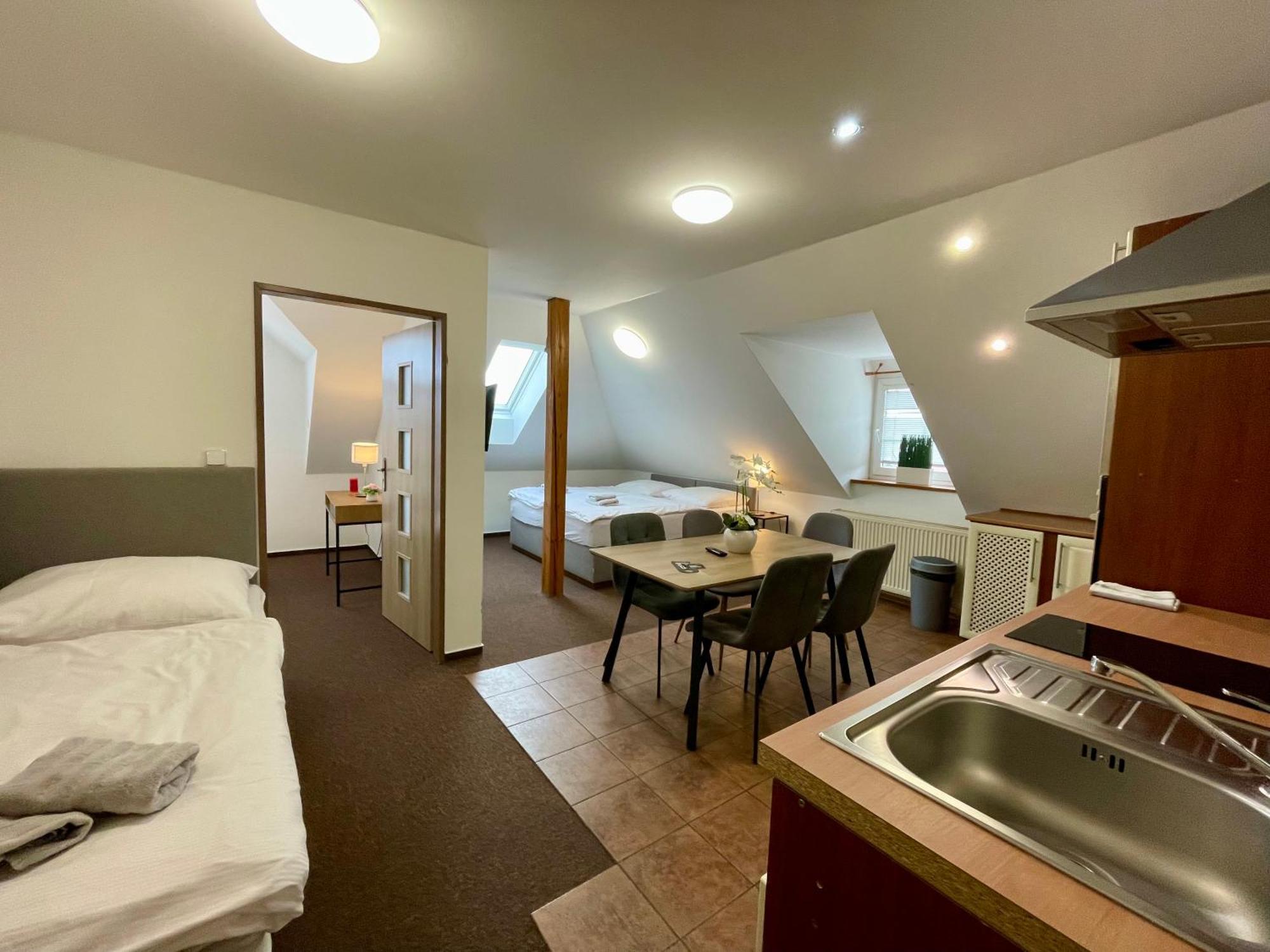 Hotel Aldo Uničov Eksteriør bilde