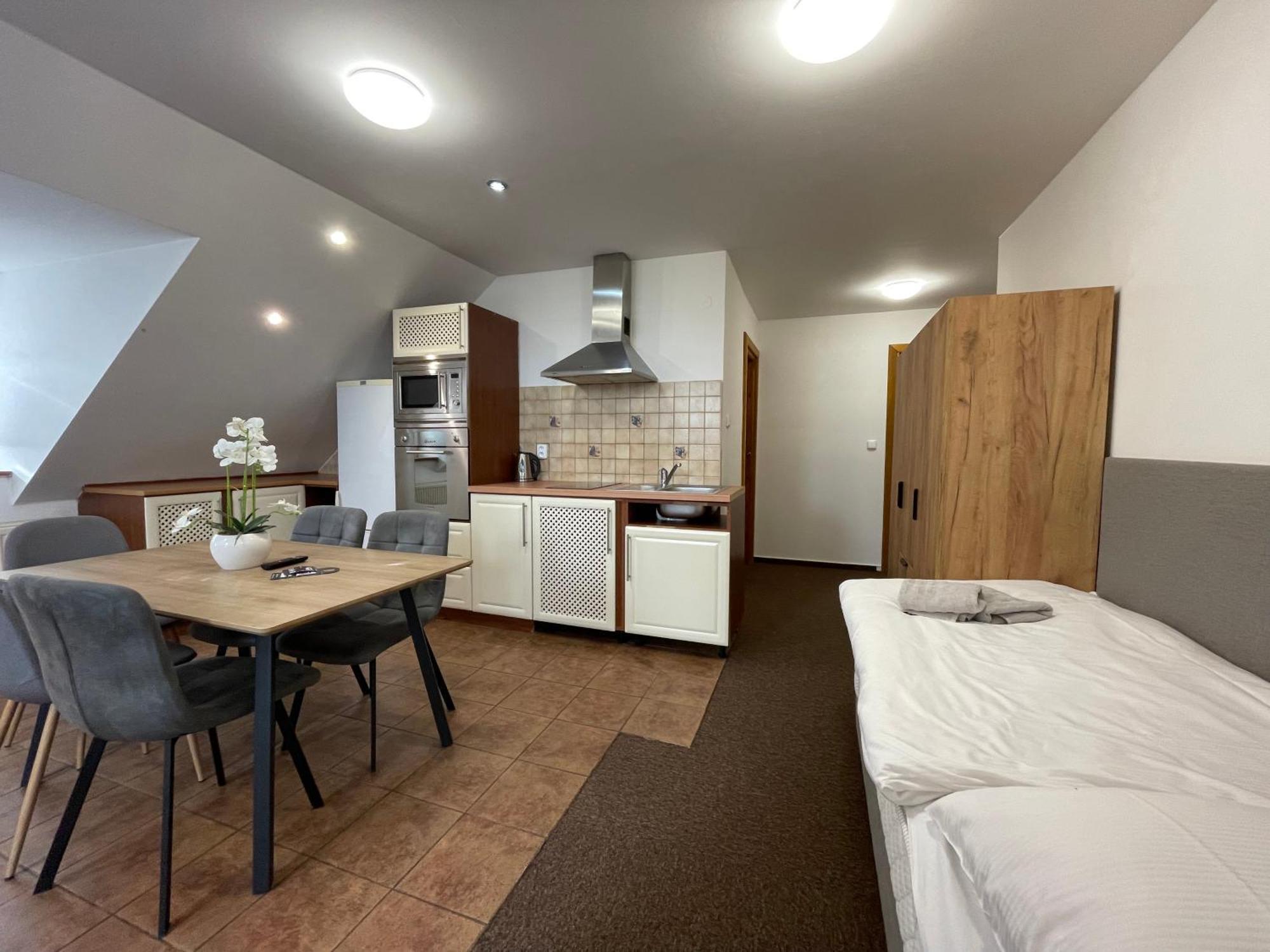 Hotel Aldo Uničov Eksteriør bilde