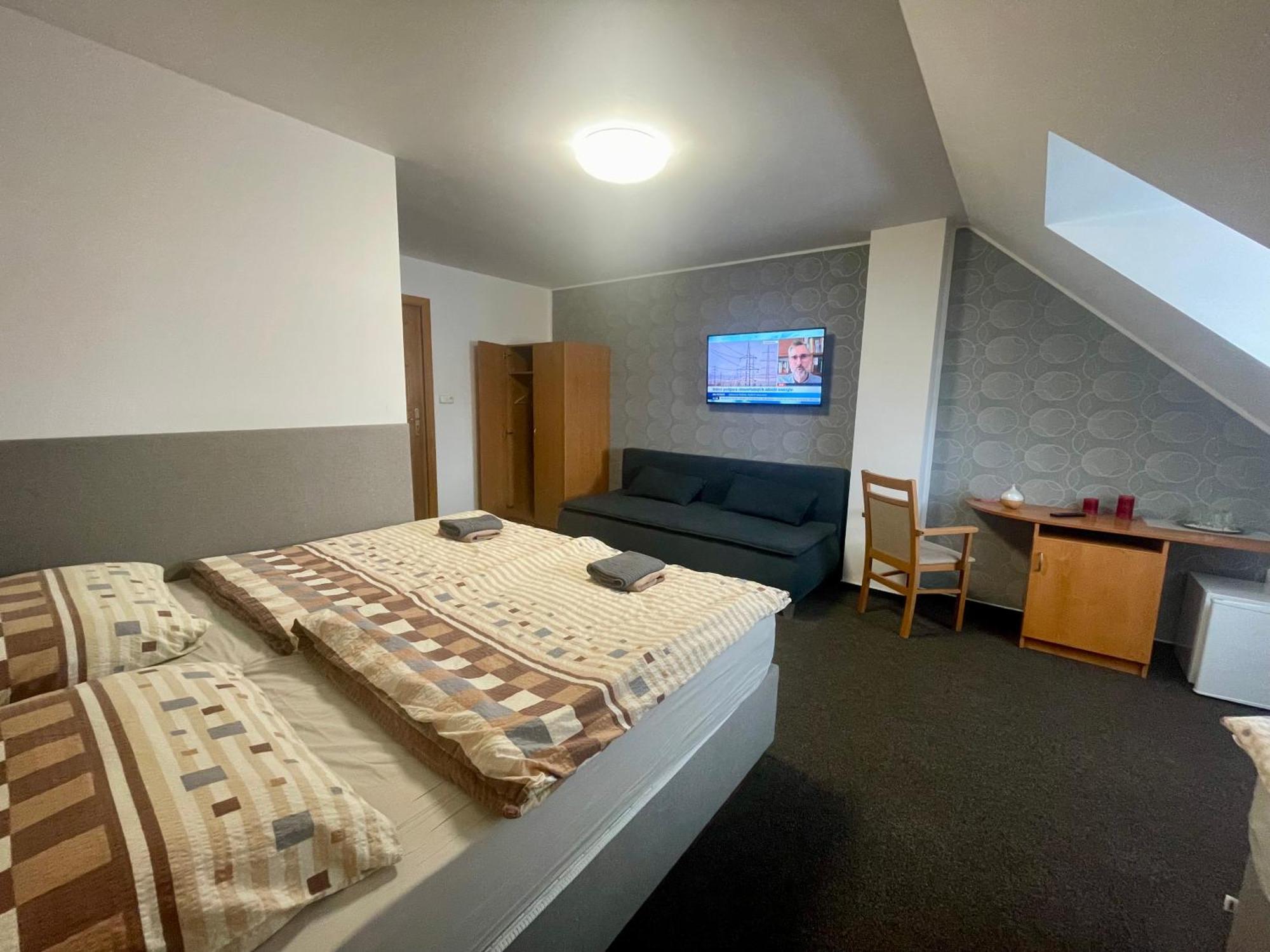 Hotel Aldo Uničov Eksteriør bilde