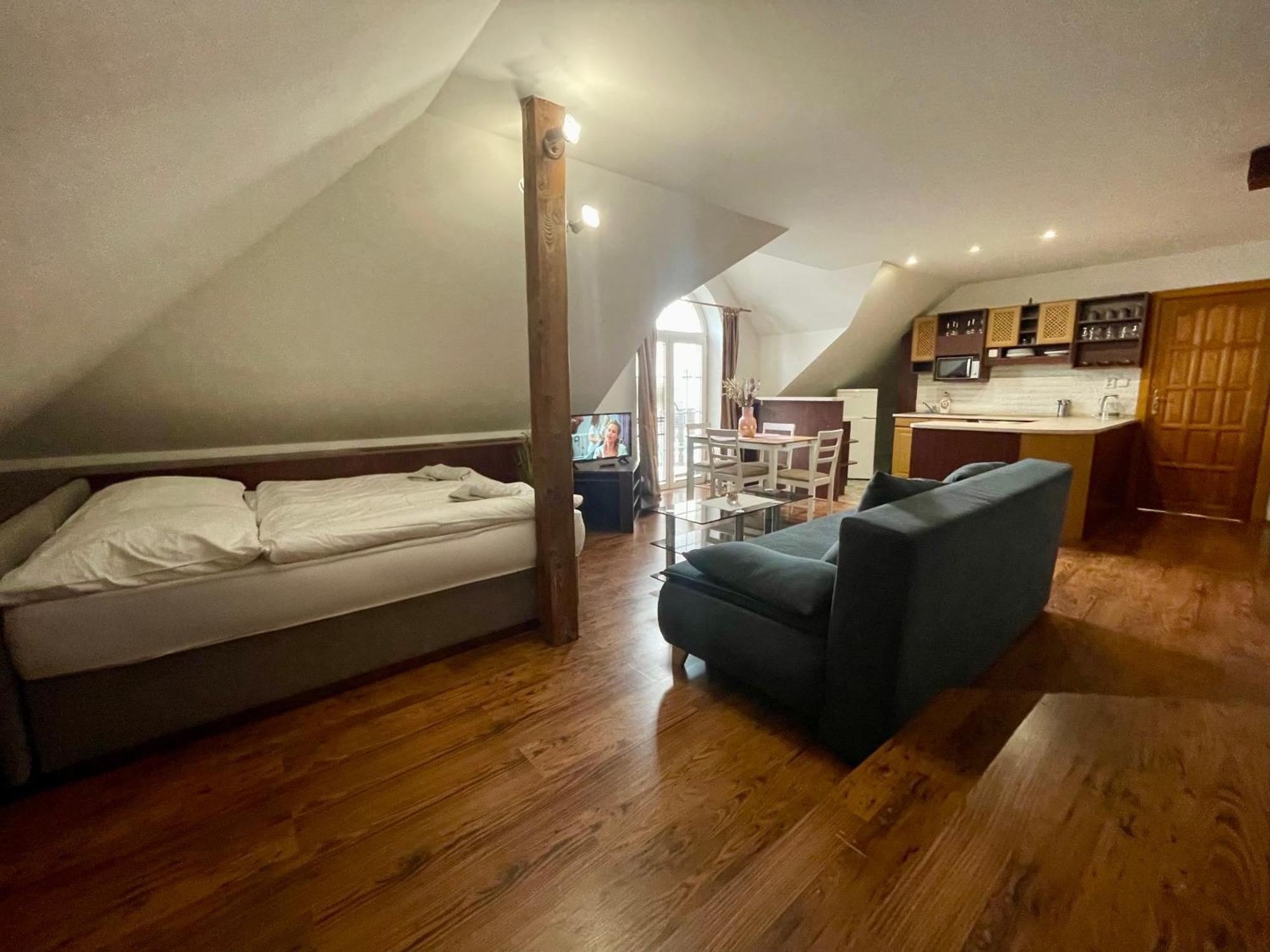 Hotel Aldo Uničov Eksteriør bilde