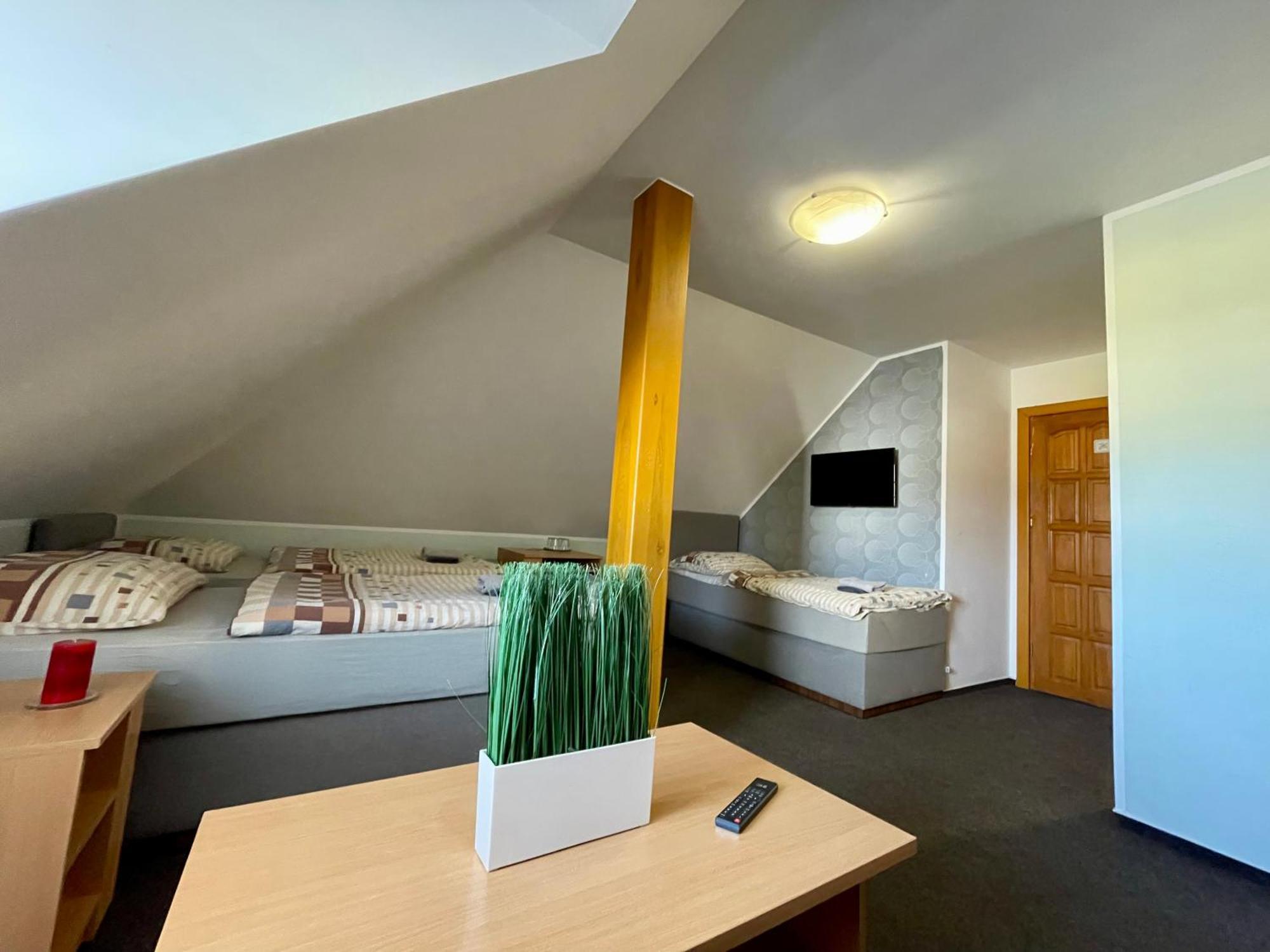 Hotel Aldo Uničov Eksteriør bilde