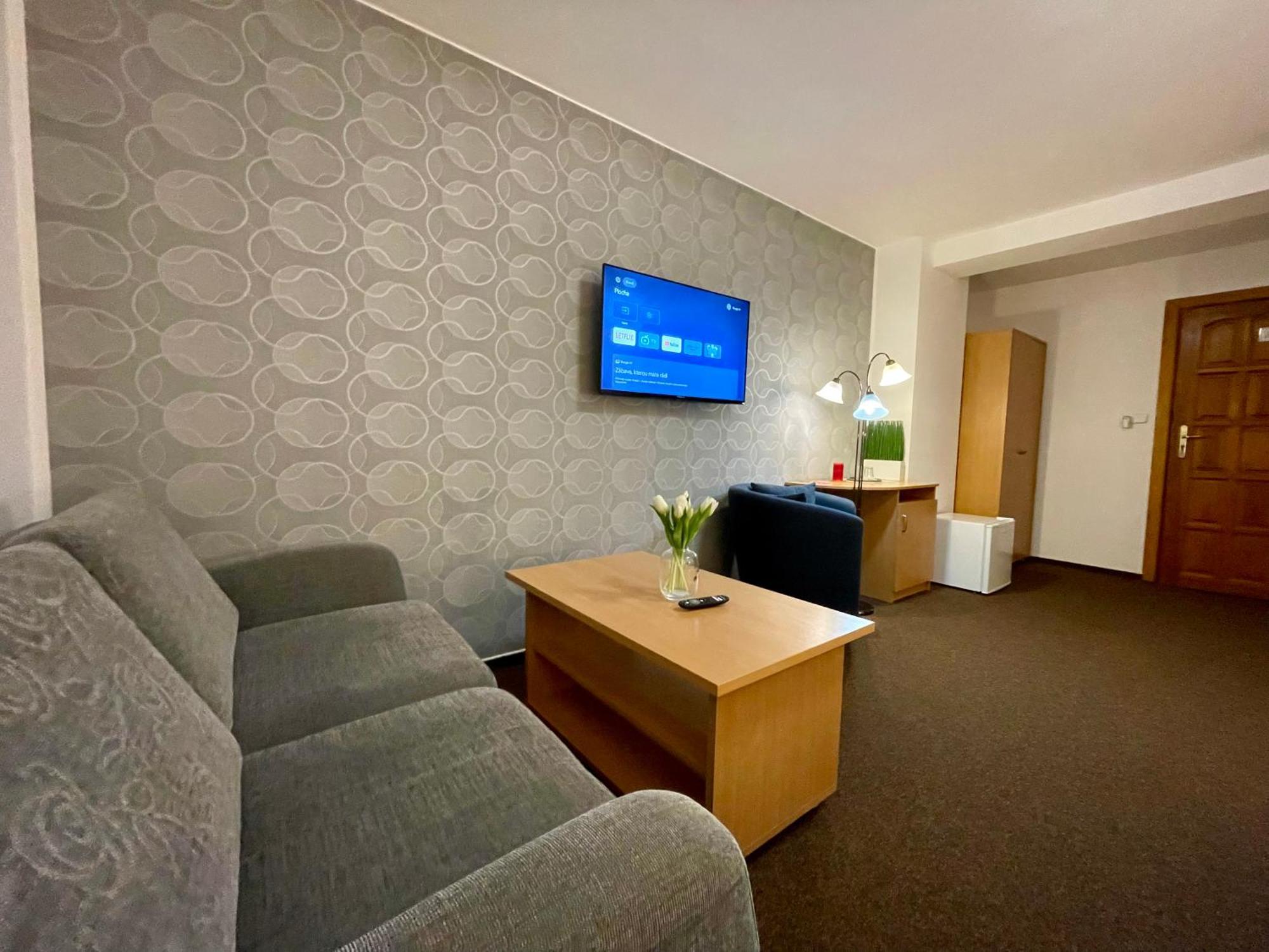 Hotel Aldo Uničov Eksteriør bilde
